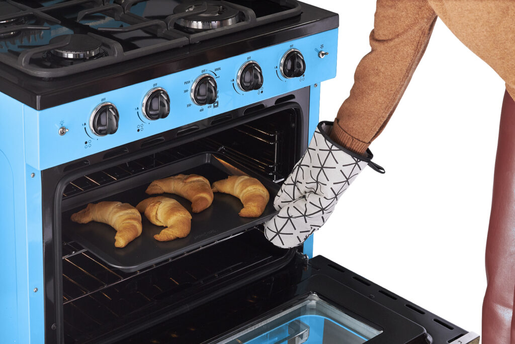Cuisinière à gaz Classic Rétro avec four à convection, 30 po, 3,9 pi3, Robin Egg Blue