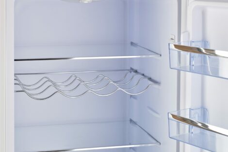 Classic Retro 21.6 in. 8.7 cu. ft. Retro Bottom Freezer Refrigerator in Marshmallow White, ENERGY STAR